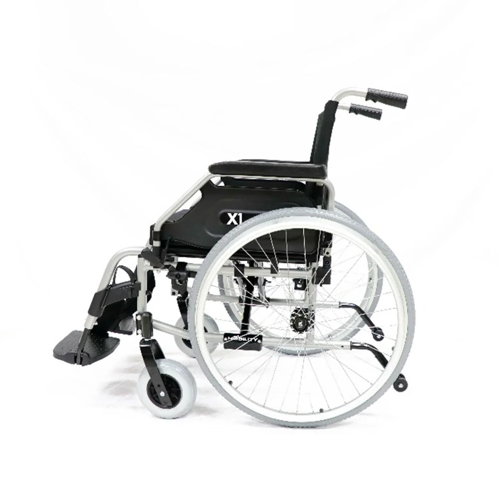 Cadeira de rodas X1 Mobility em alumínio, vista lateral traseira