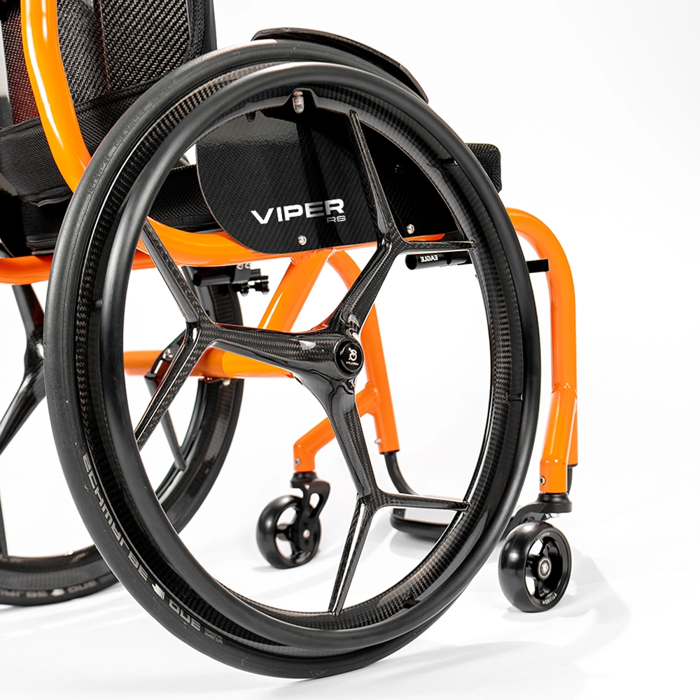 Cadeira de rodas ultraleve Viper RS em fibra de carbono, vista traseira — Mobility