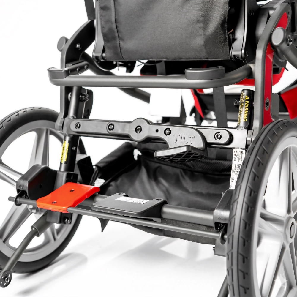 Carrinho postural Leggero Trak fechado, formato compacto
