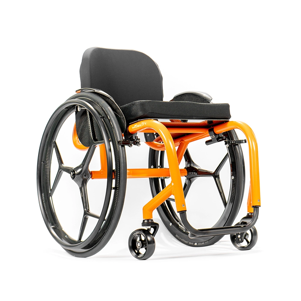 Cadeira de rodas ultraleve Viper RS em fibra de carbono, vista lateral — Mobility
